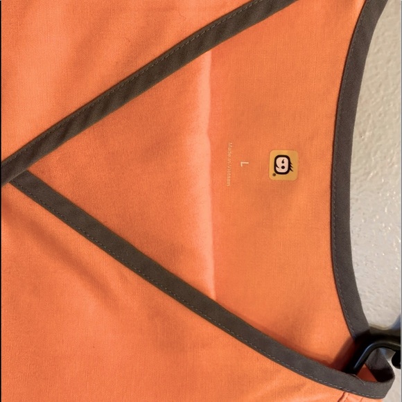 Coral WonderWink scrub set. - Picture 2 of 4